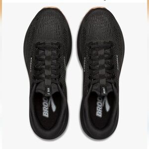 Brooks Woman's Revel 7 Neutral Running Shoe Size 10.5 Medium